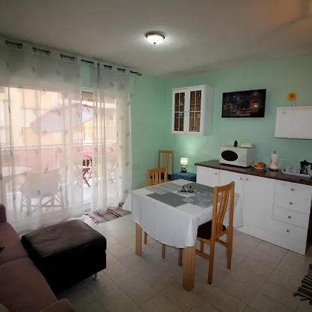 Apartamento Large Terrace Two Blocks From The *