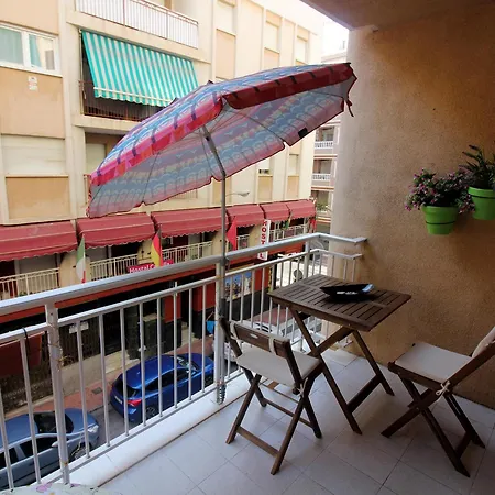 Large Terrace Two Blocks From The *