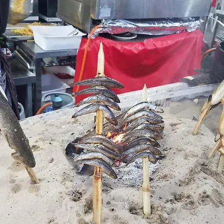 Large Terrace Two Blocks From The شقة تورّيفيِخا