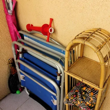 Large Terrace Two Blocks From The شقة