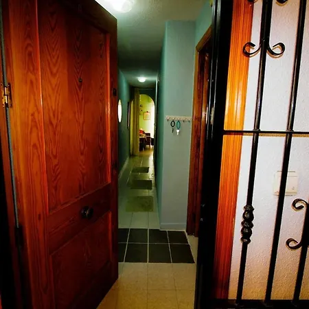 Large Terrace Two Blocks From The * Τορεβιέχα